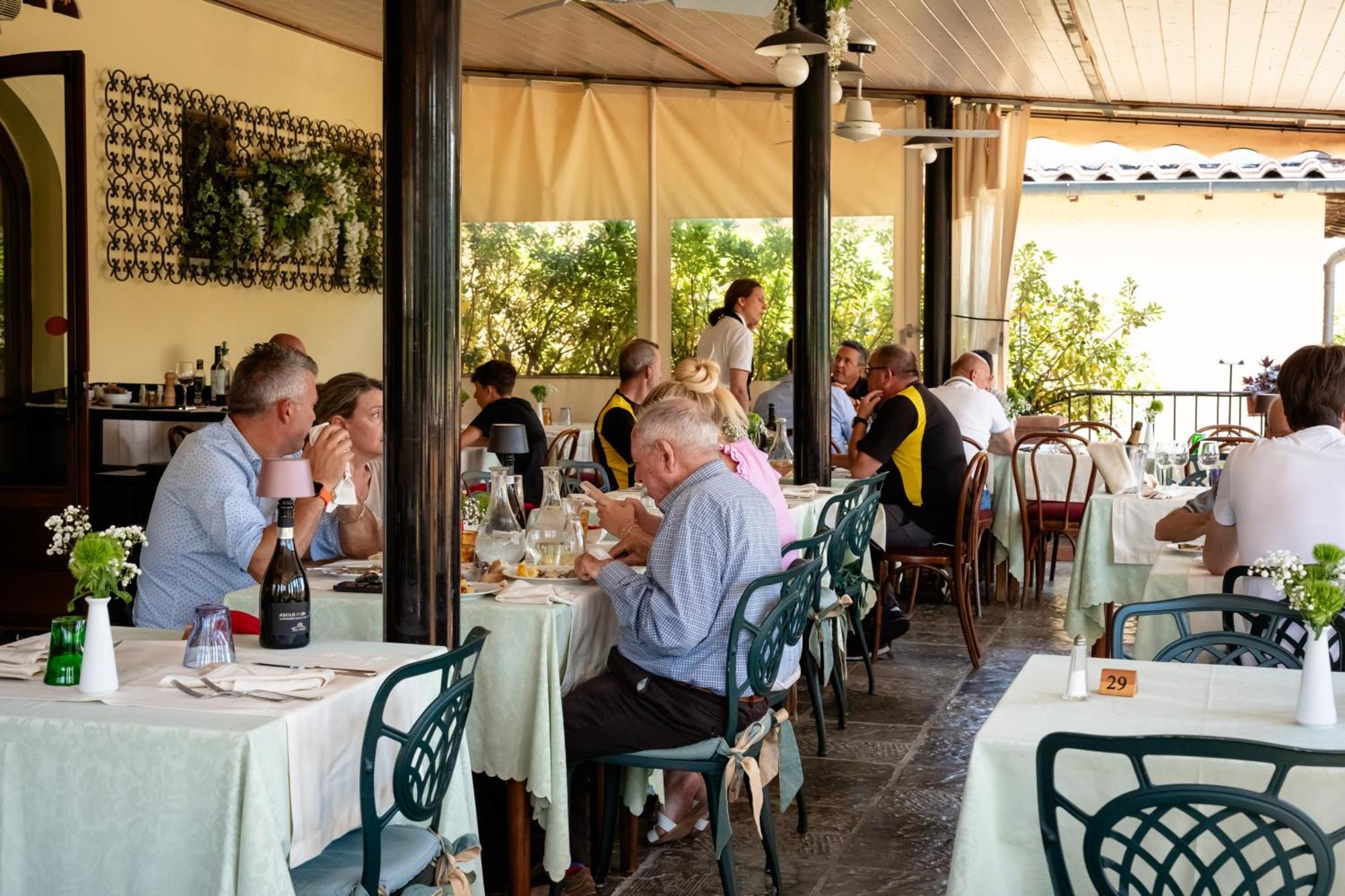 Hotel Ristorante La Lanterna Castelnuovo di Garfagnana Luaran gambar