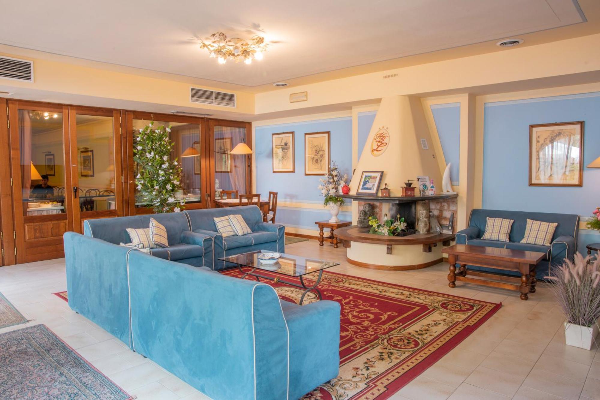 Hotel Ristorante La Lanterna Castelnuovo di Garfagnana Luaran gambar